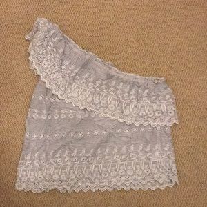 OFF THE SHOULDER LACE BLOUSE